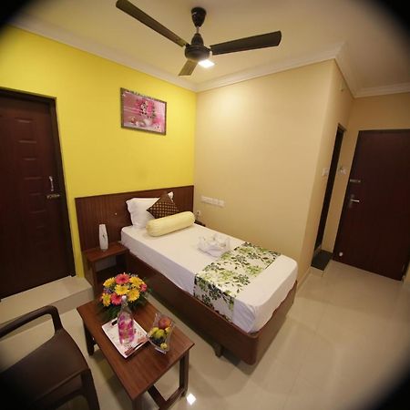 Mirage Residency Otel Kochi Dış mekan fotoğraf