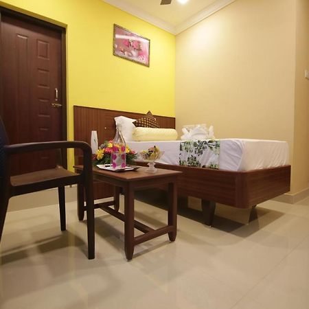 Mirage Residency Otel Kochi Dış mekan fotoğraf