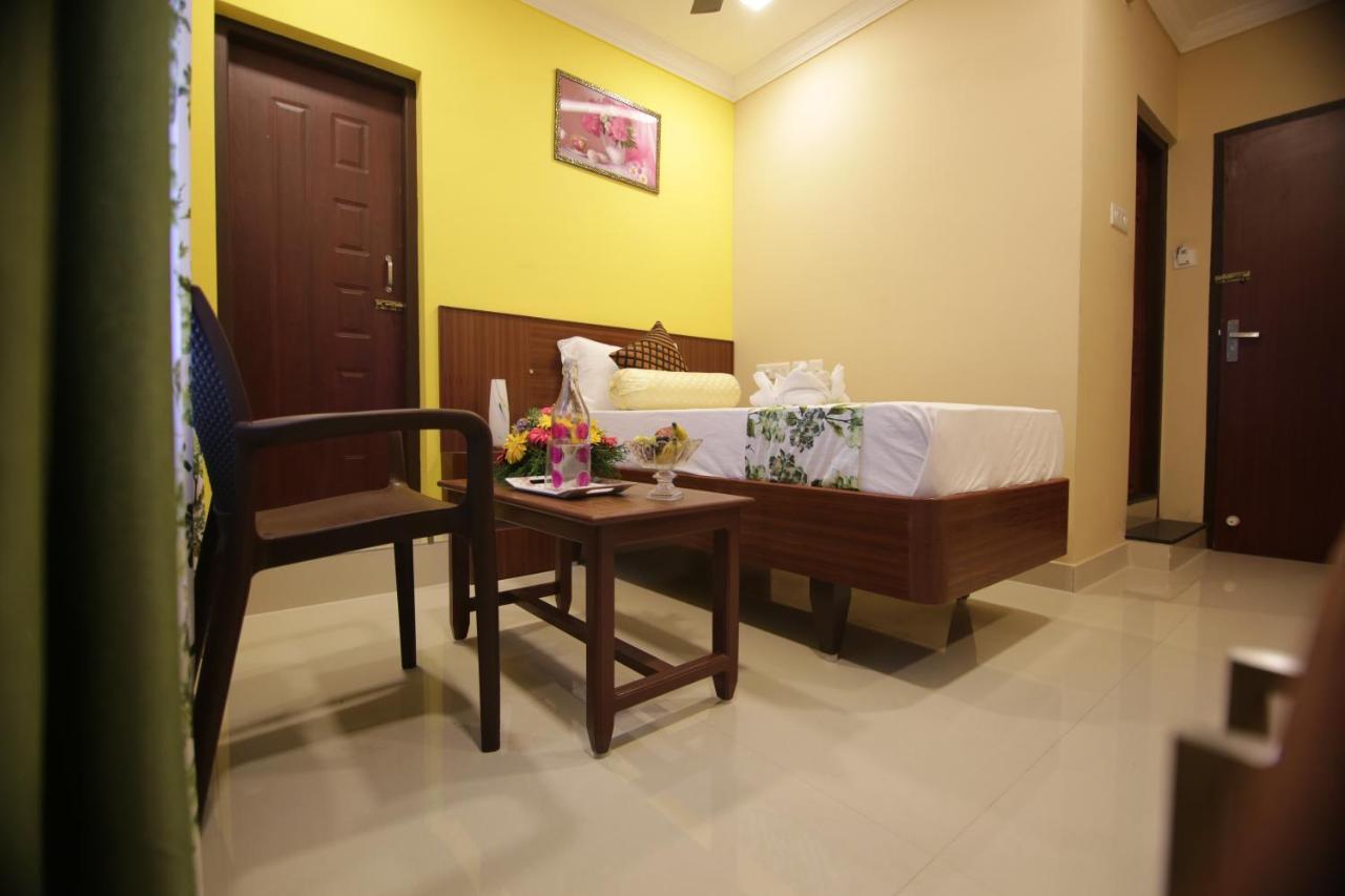 Mirage Residency Otel Kochi Dış mekan fotoğraf